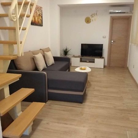 Apartman Laura Pula Exterior foto