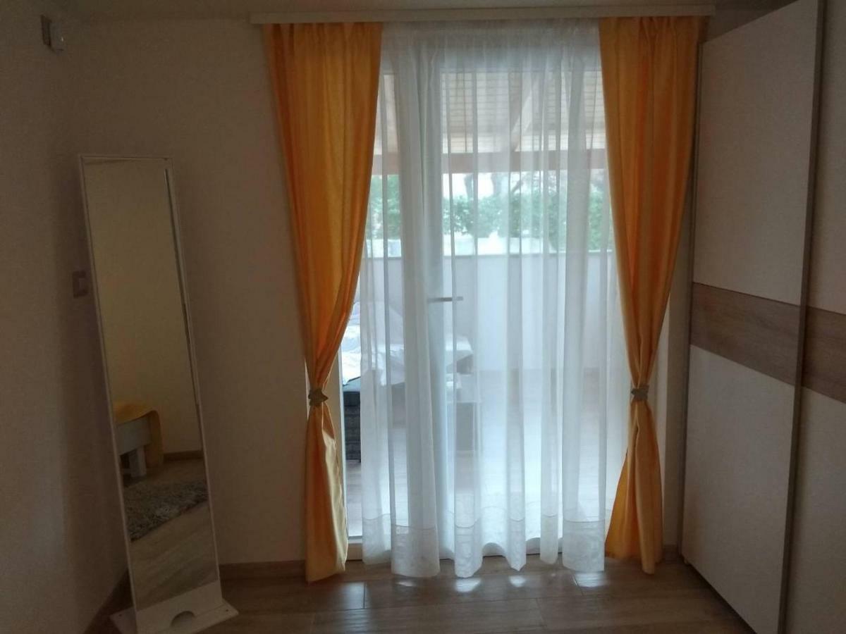 Apartman Laura Pula Exterior foto